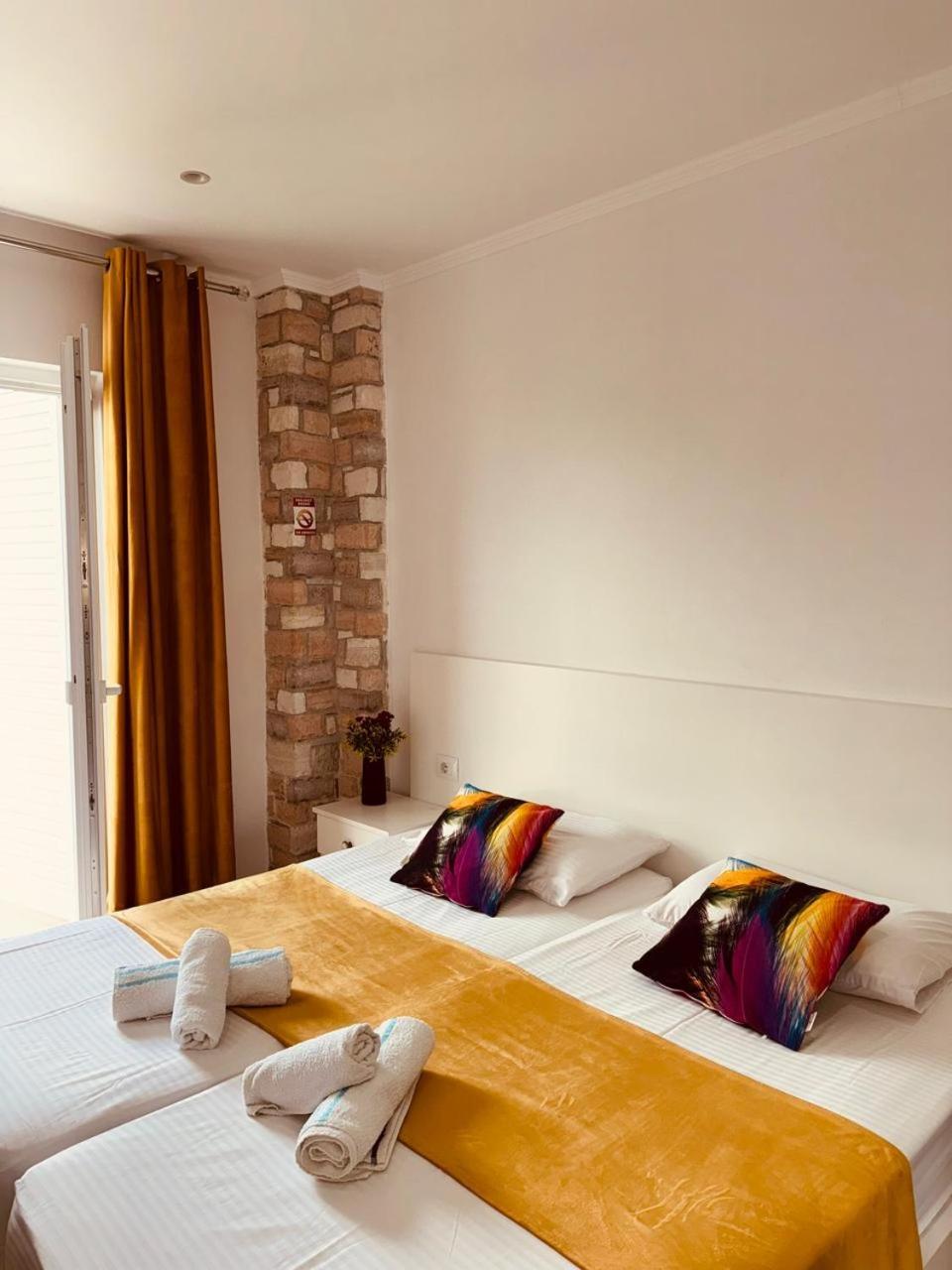 Orfeu Apartments Ксамил Екстериор снимка
