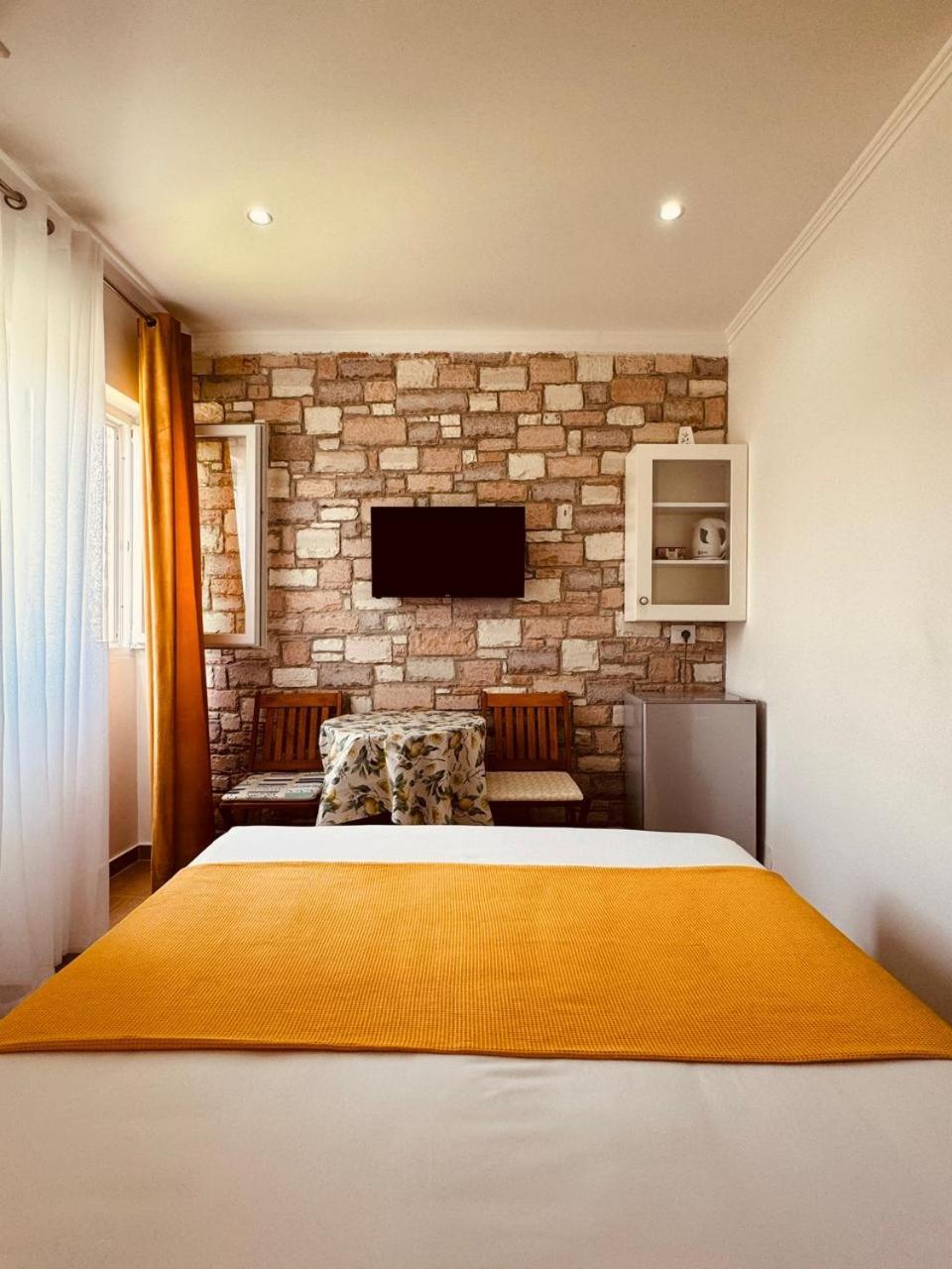 Orfeu Apartments Ксамил Екстериор снимка