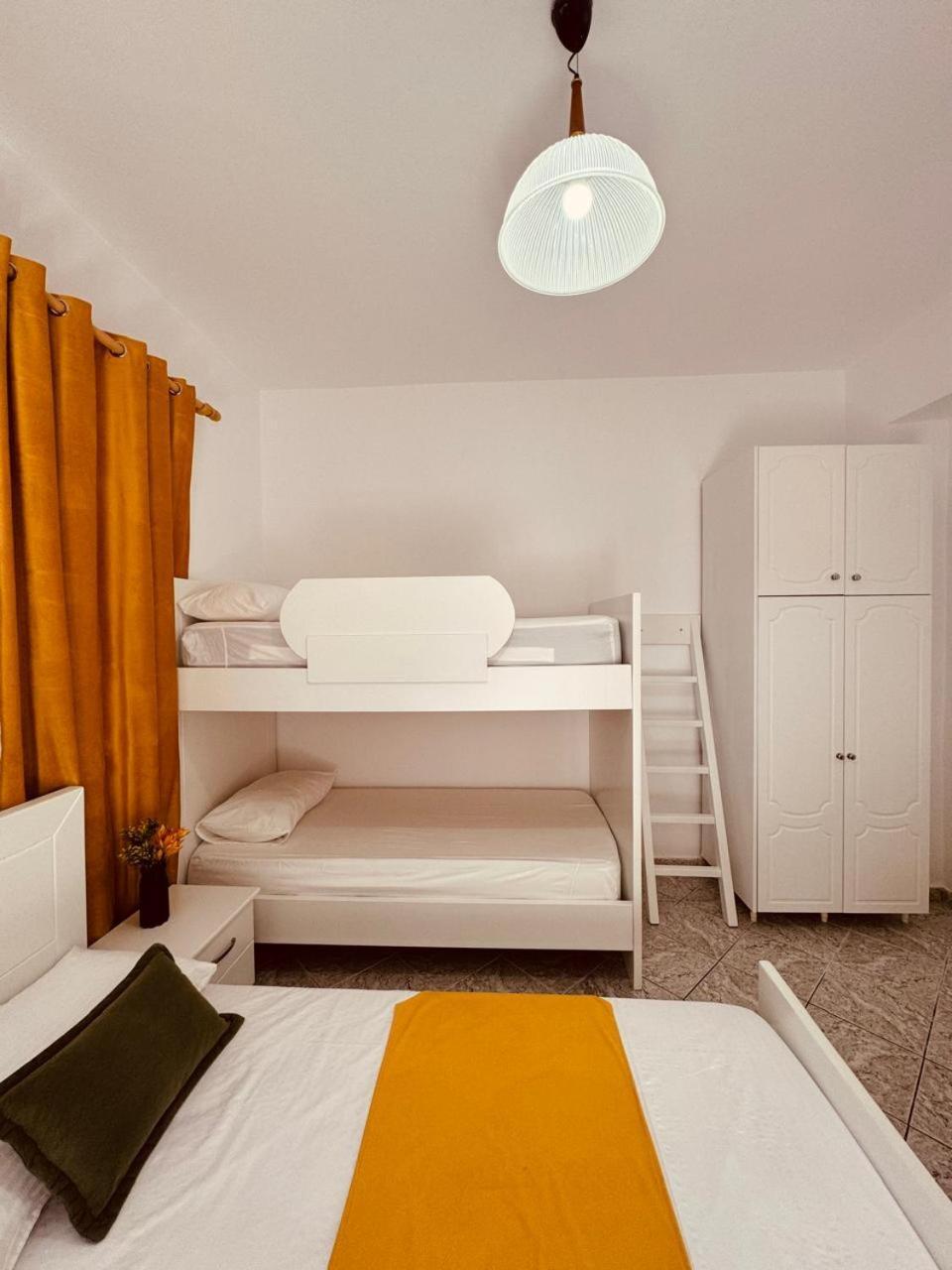Orfeu Apartments Ксамил Екстериор снимка
