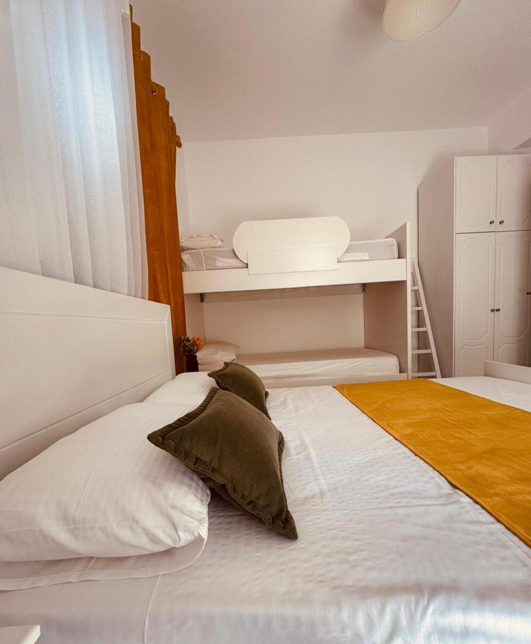 Orfeu Apartments Ксамил Екстериор снимка