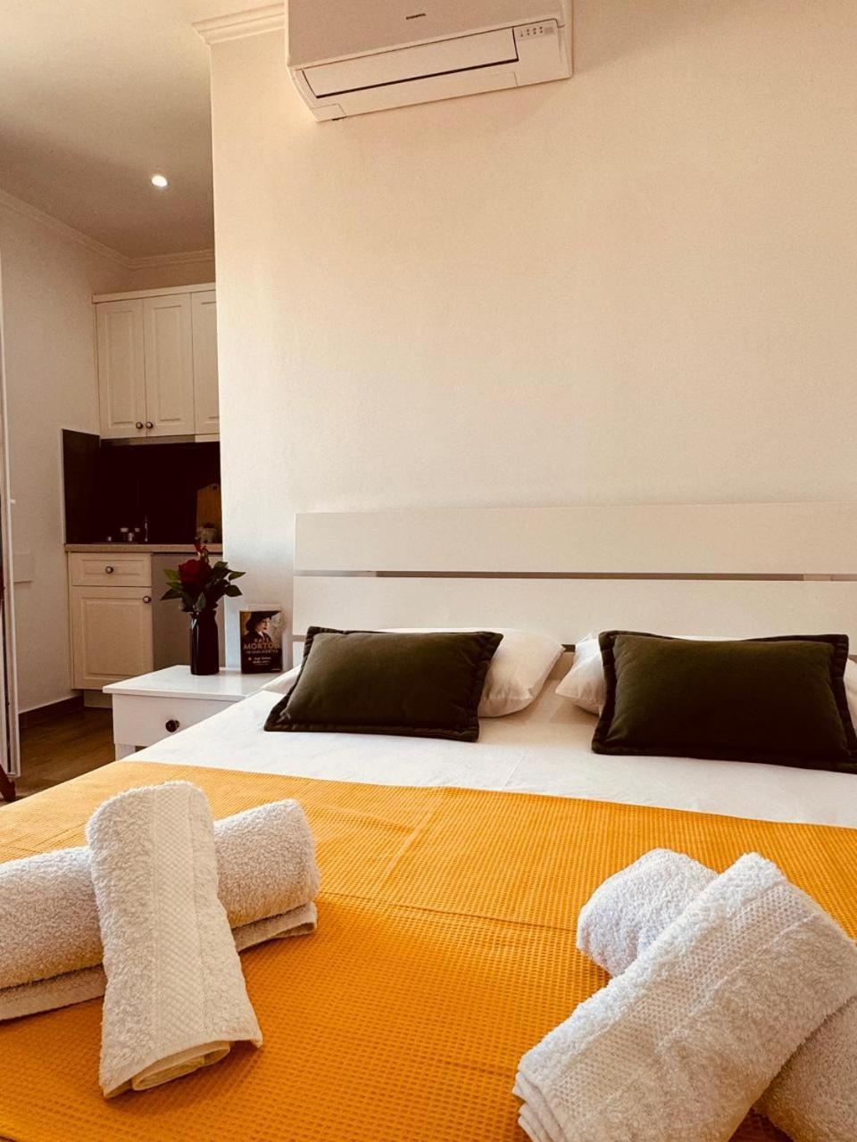 Orfeu Apartments Ксамил Екстериор снимка