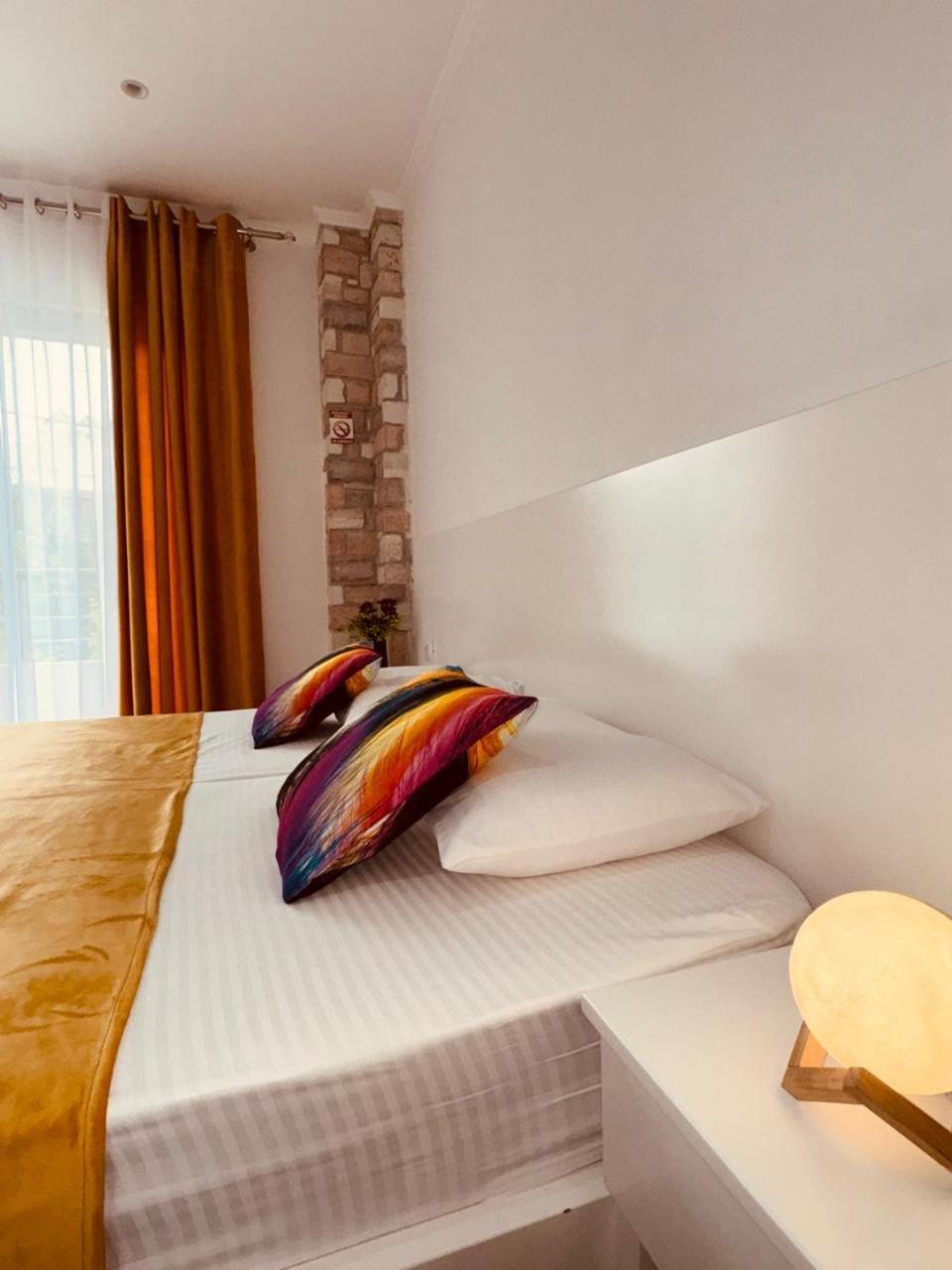 Orfeu Apartments Ксамил Екстериор снимка